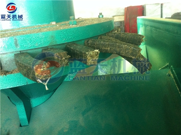 Customers Site of Olive Pomace Briquette Press Machine